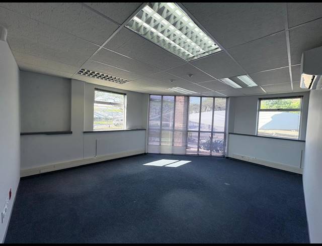 2,428M² OFFICE TO LET IN RANDJESPARK